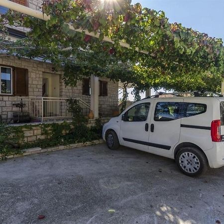 Apartments Lemar - With Parking 볼 외부 사진