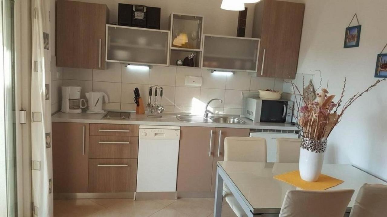 Apartments Lemar - With Parking 볼 외부 사진