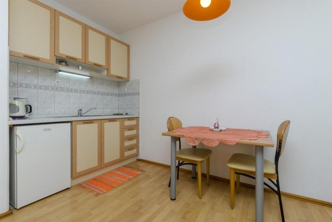 Apartments Lemar - With Parking 볼 외부 사진