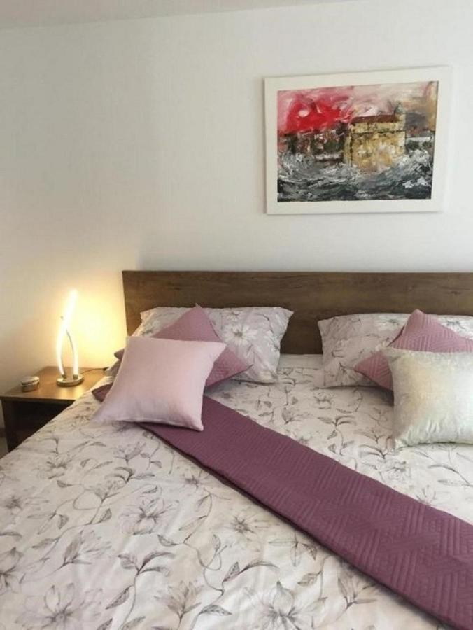 Apartments Lemar - With Parking 볼 외부 사진